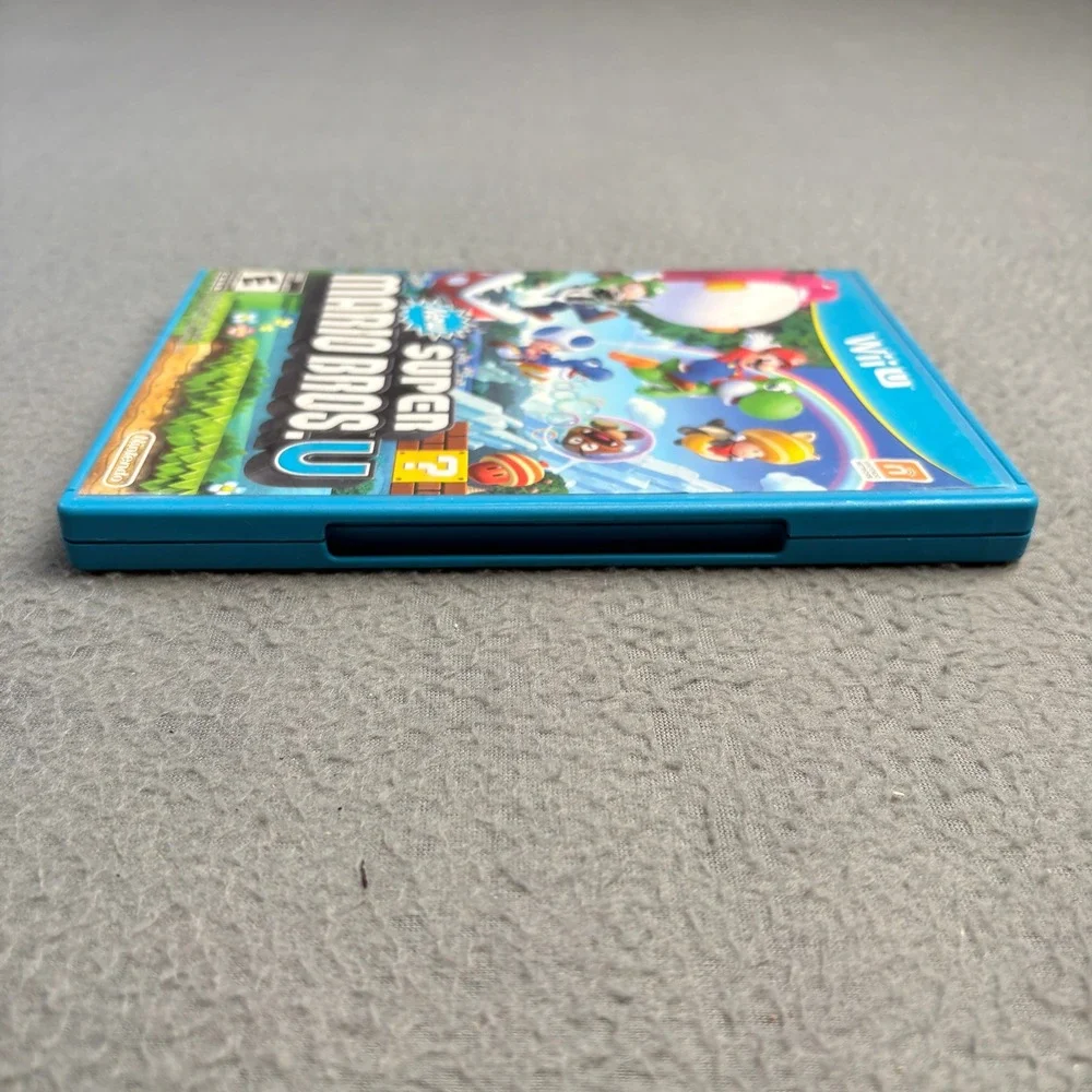 New Super Mario Bros. U Nintendo Wii U Video Game WUP-P-ARPE-USA 2012 Platformer